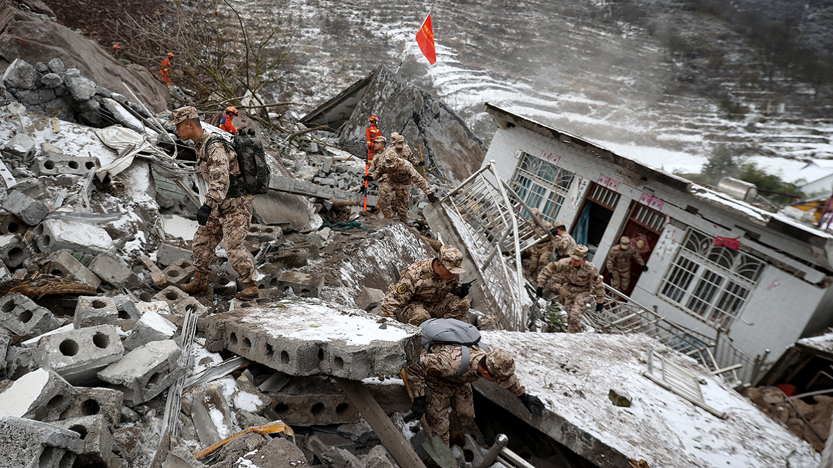Search for survivors after China landslide