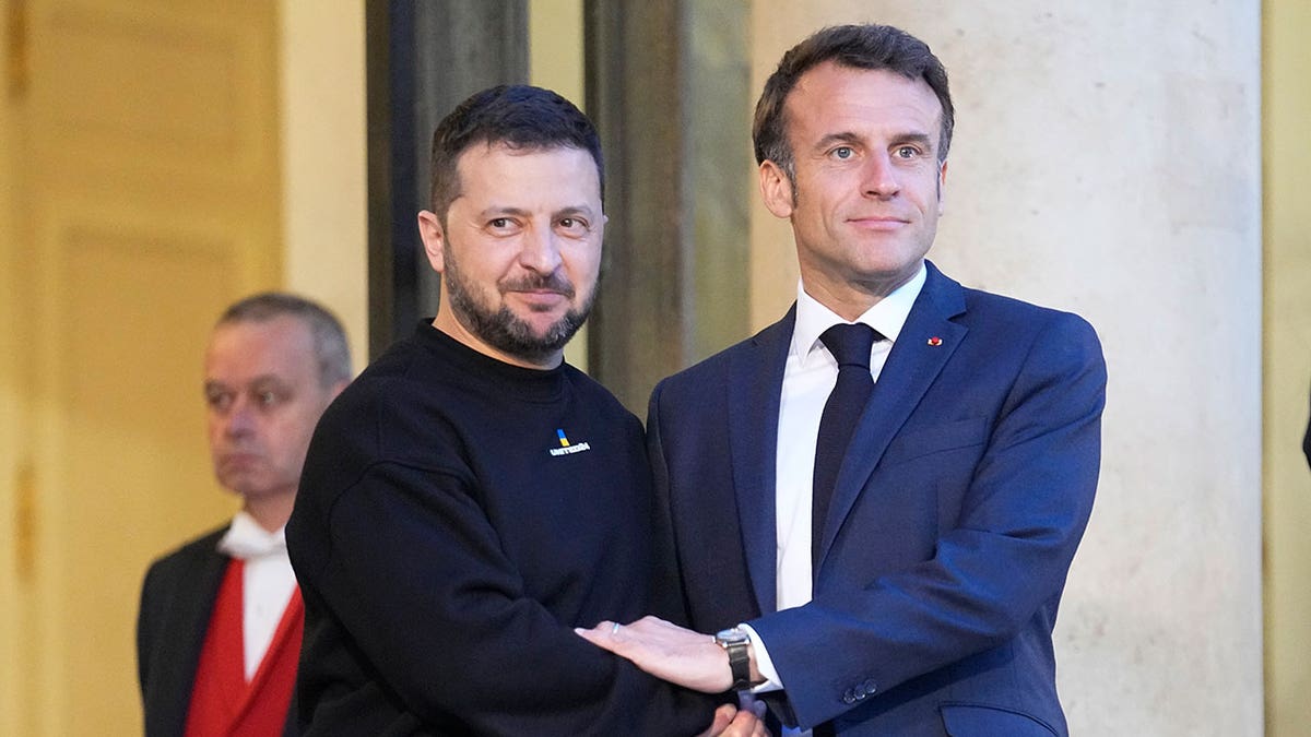 Emmanuel Macron and Volodymyr Zelenskyy