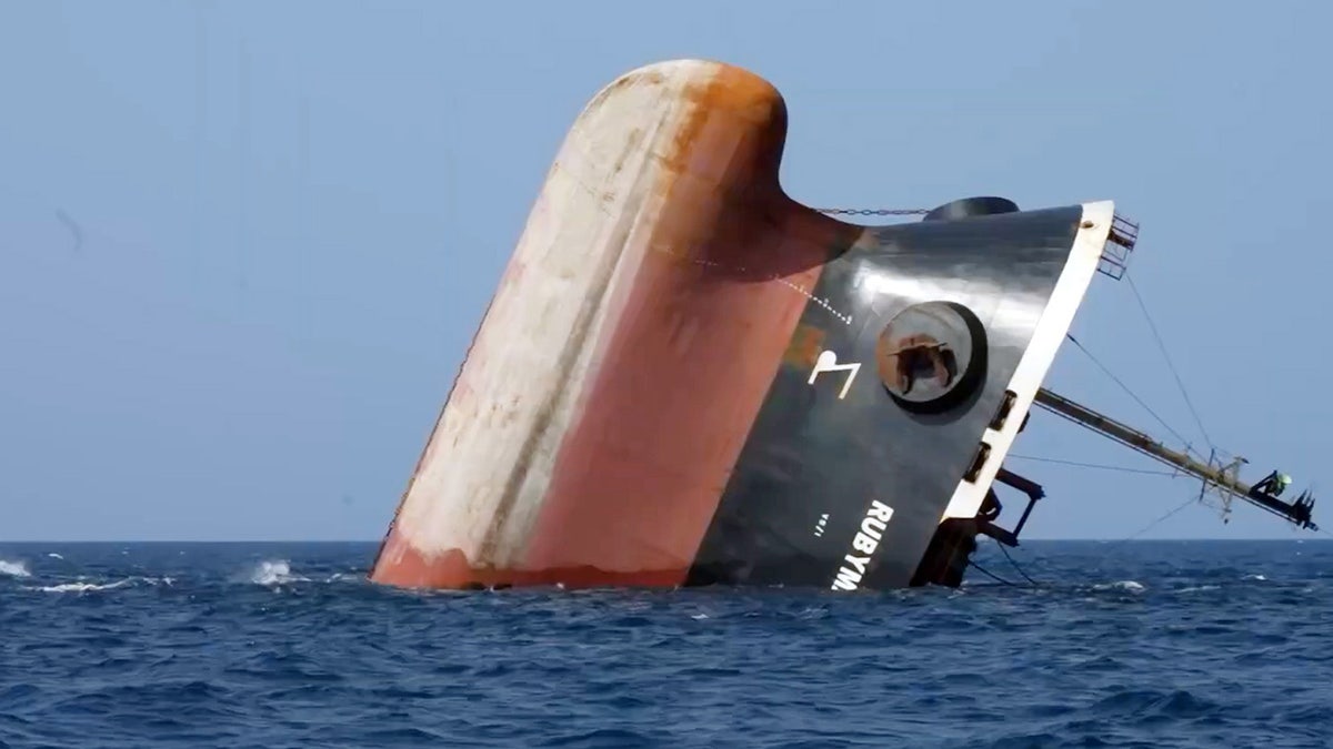British cargo ship sunk in Red Sea