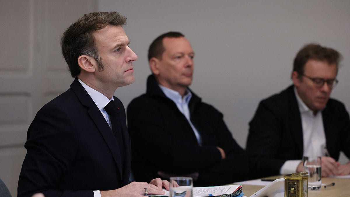 Macron on virtual meeting with Starmer about Ukraine peacekeeping mission