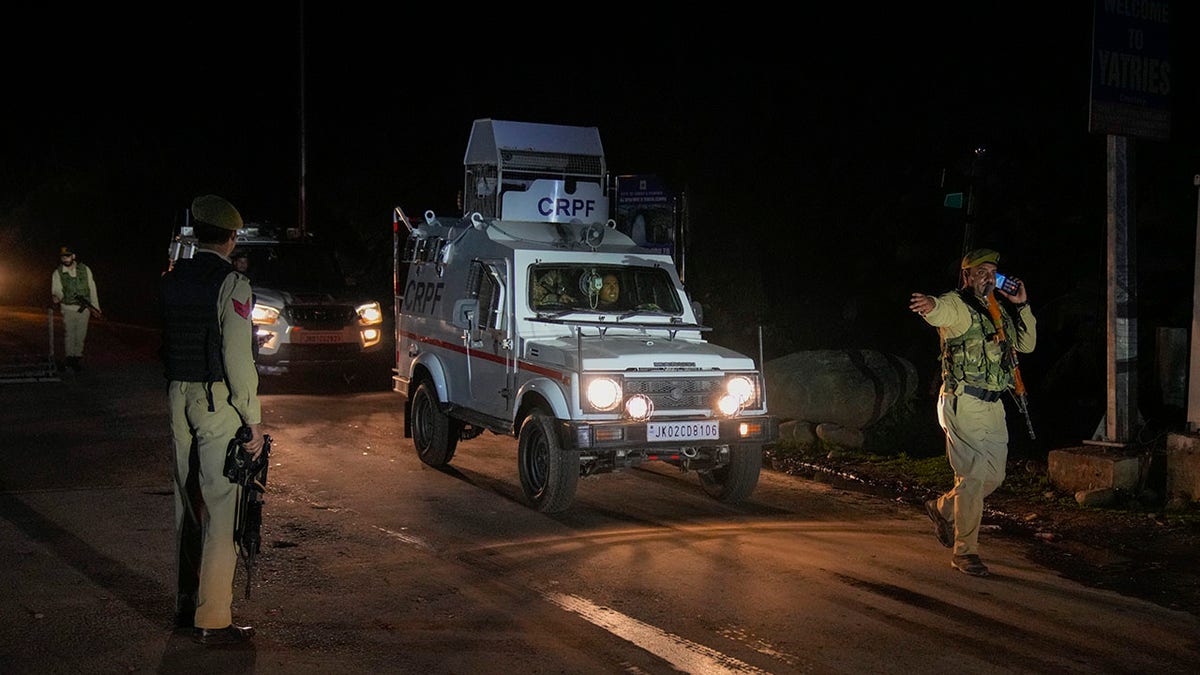 Indian police truck near Pahalgam
