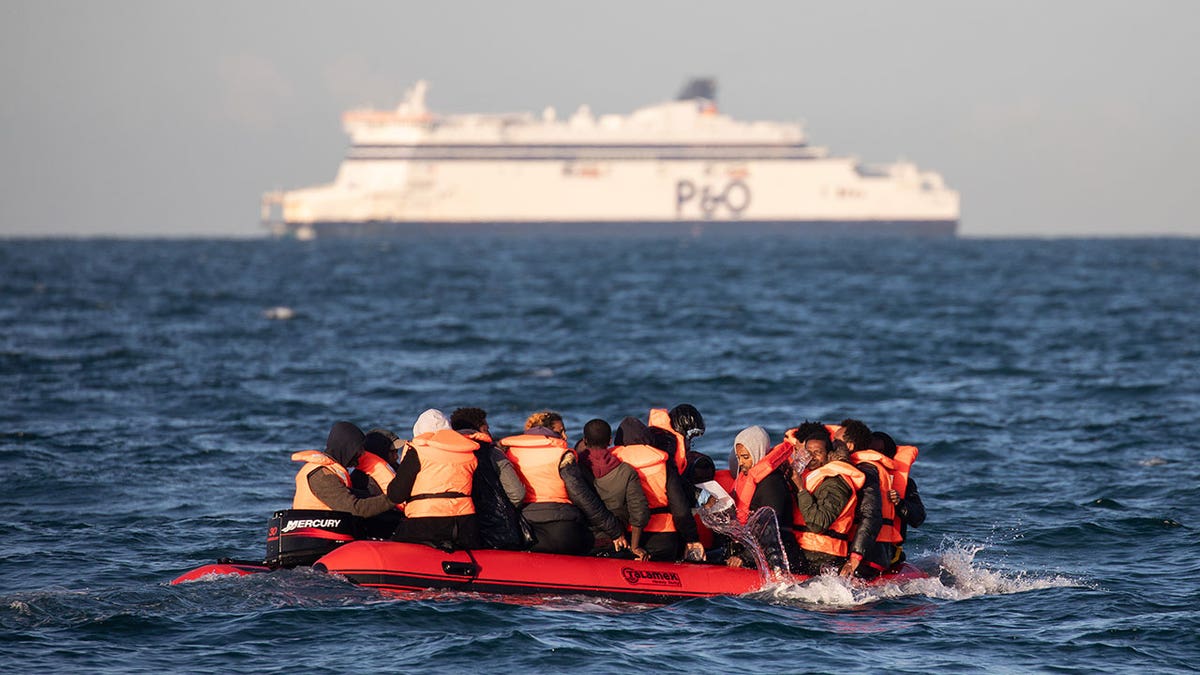 Migrants boat