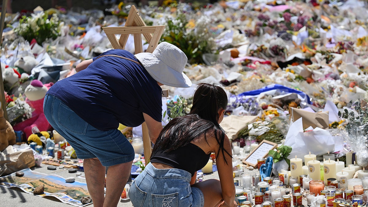 Mourners pay respects to Bondi Beach victims