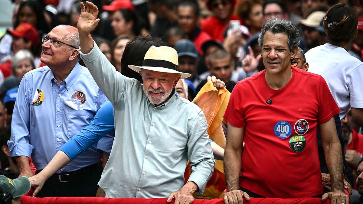 Lula campaigning during 2026 election