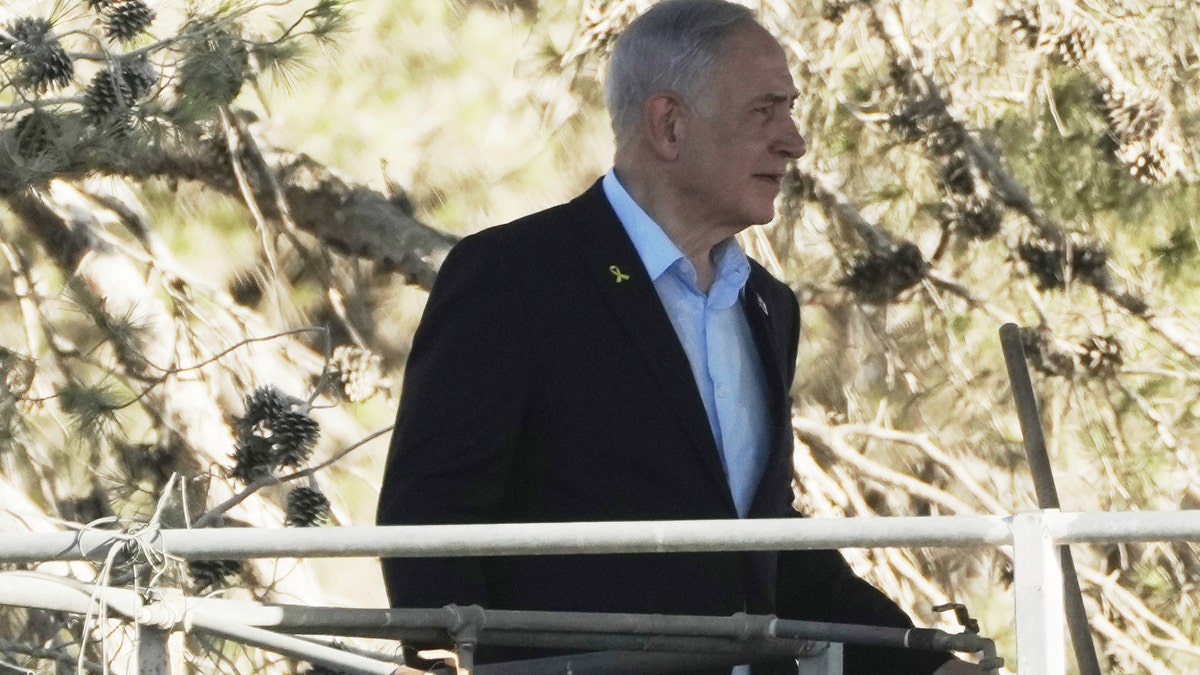 netanyahu-visiting-kibbutz